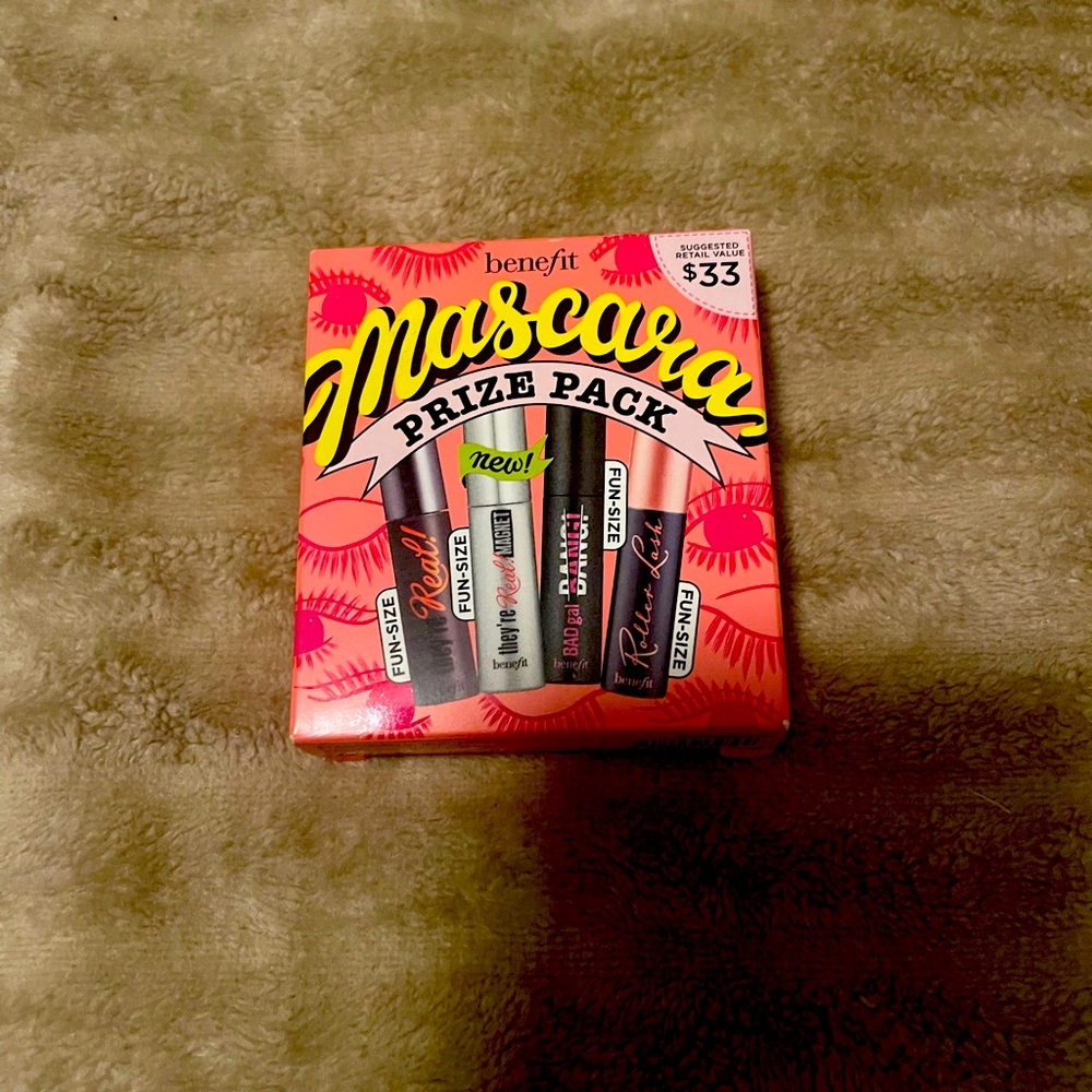 New Benefit Cosmetics Mascara Set